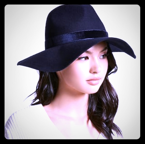 Forever 21 Accessories - forever21 Navy Wool fedora (M/L)